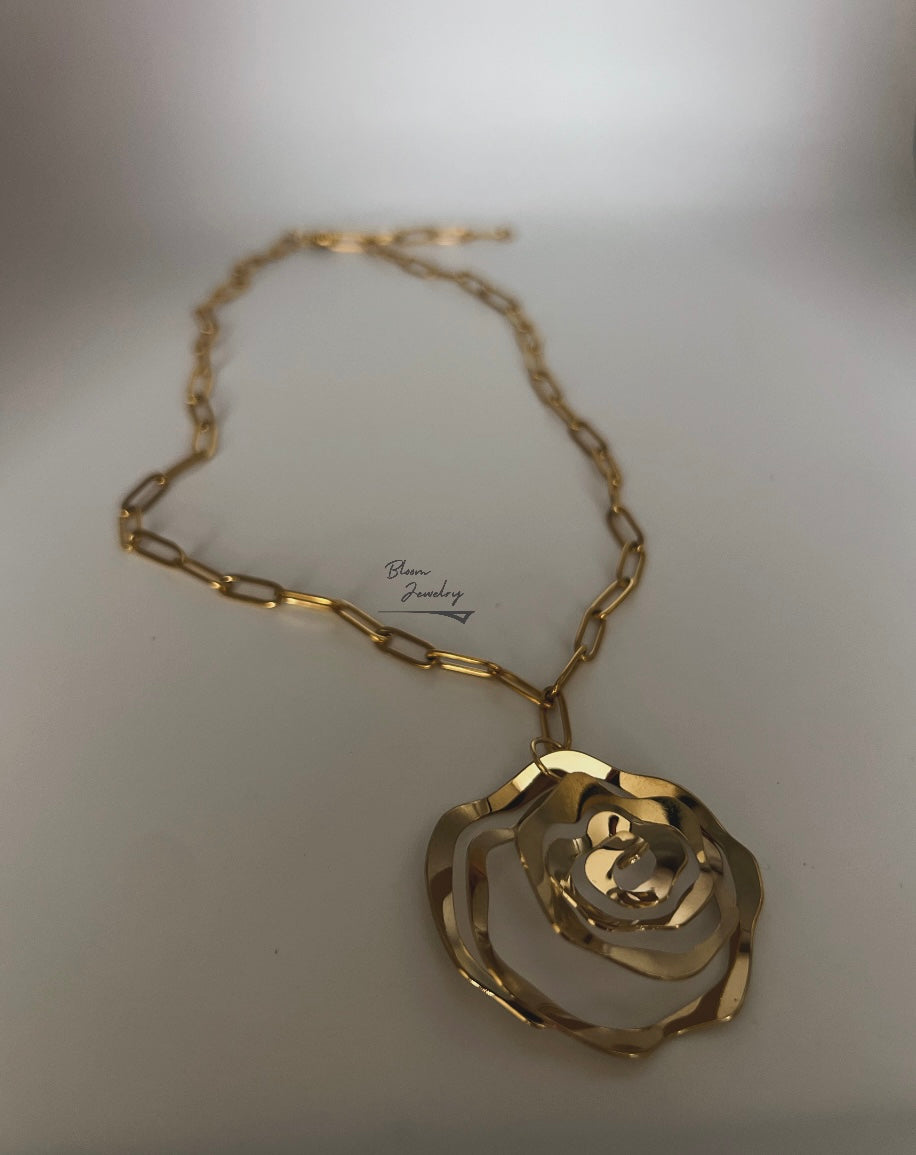 Ecos de Rosa Necklace-BLOOM HAND MADE COLLECTION