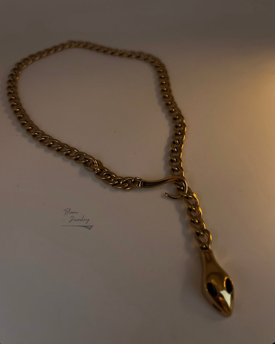 Serpiente de Luna NECKLACE